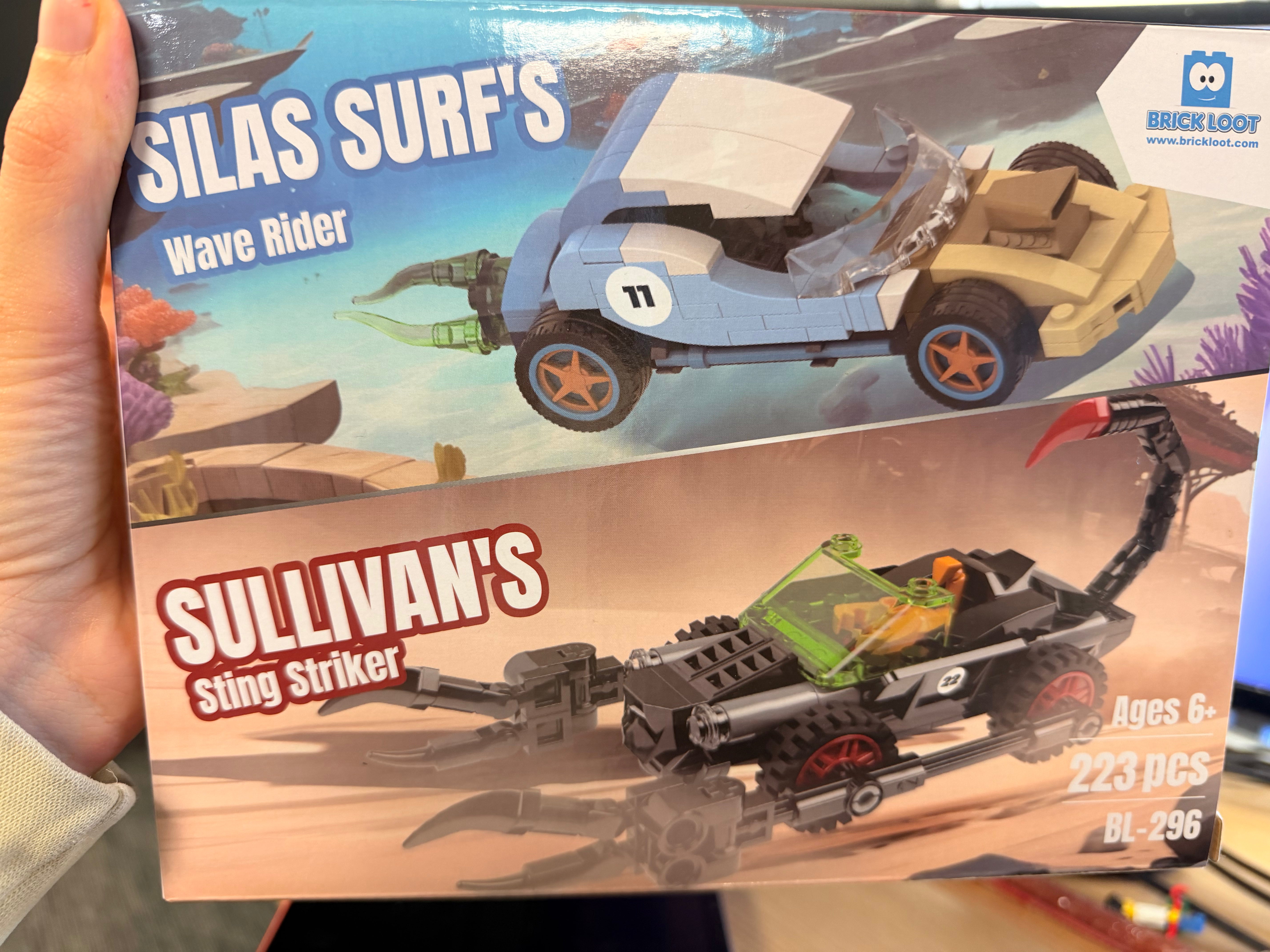 Silas Surf’s Wave Rider + Sullivan's Sting Striker– Exclusive Brick Build