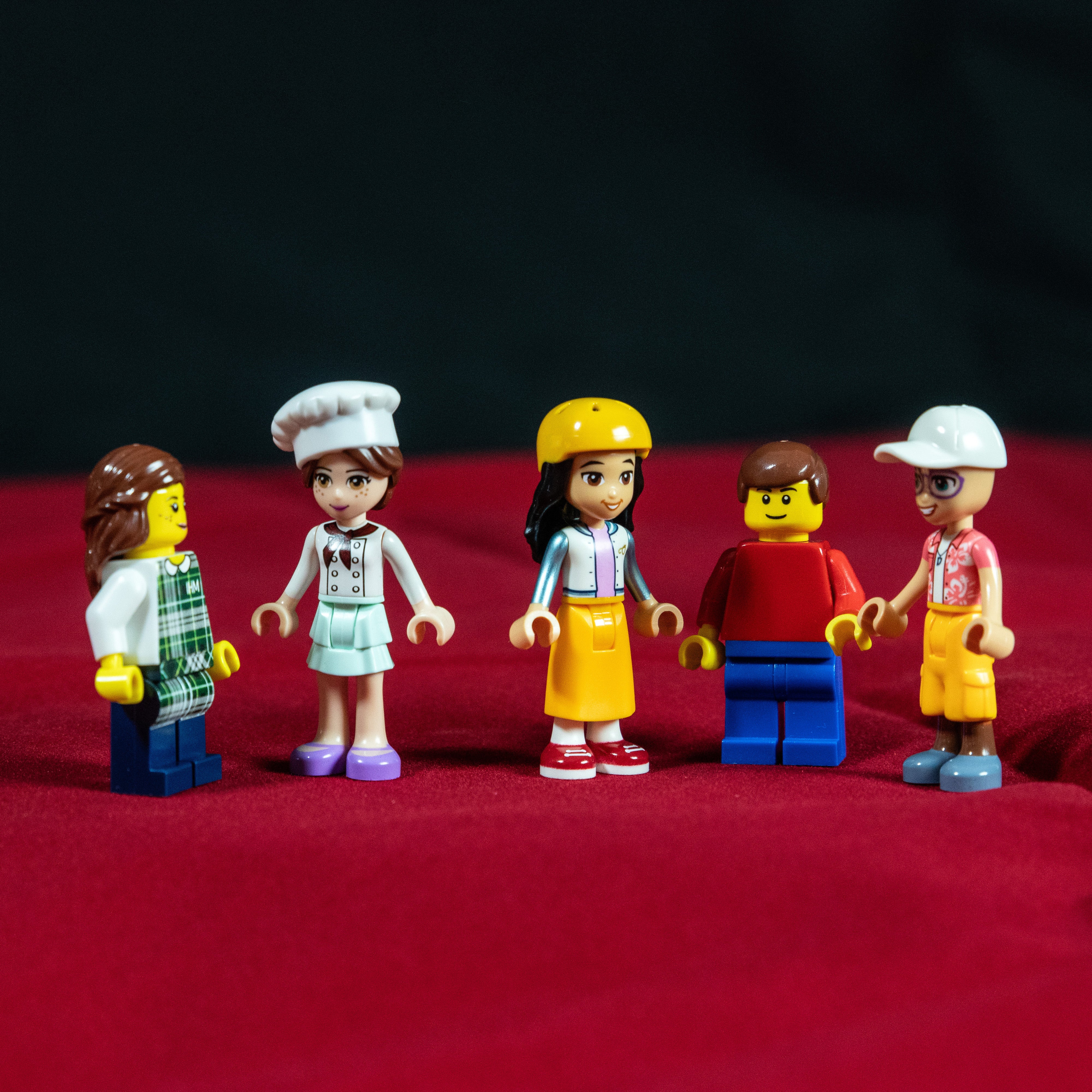 6 PACK of New LEGO® Friends Minifigures - Random Selection (No Duplicates)