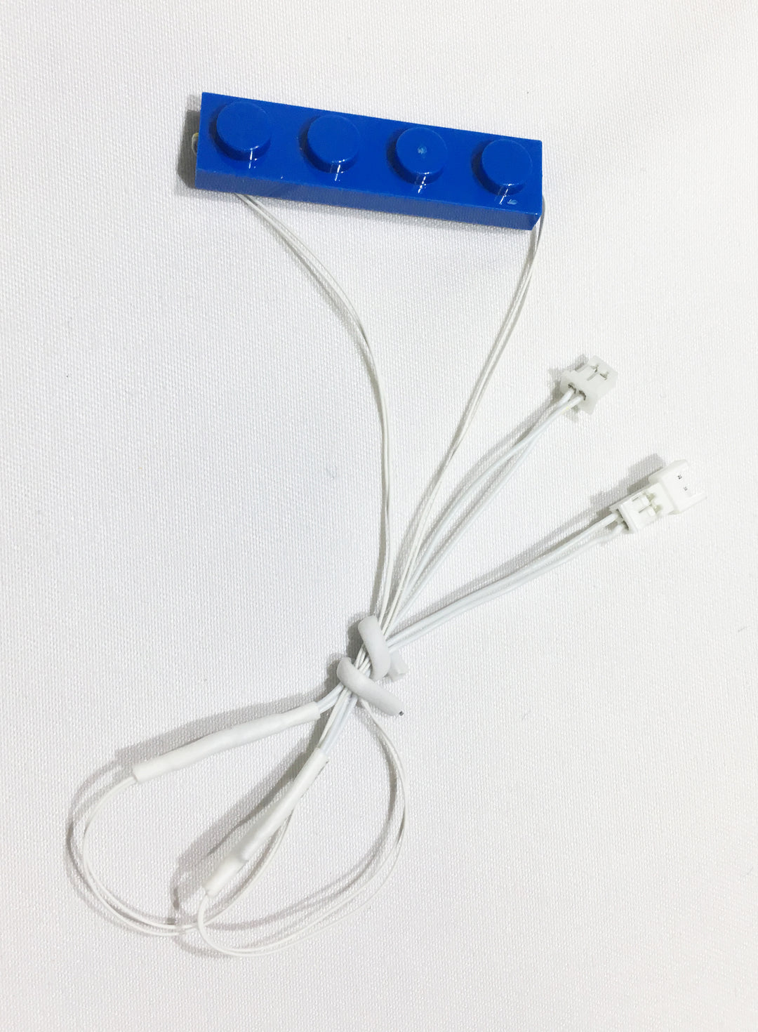 1x4-Blue-Solid-Plate-LED-LIGHT-LINX-Create-Your-Own-LED-String-works-with-LEGO-bricks-by-Brick-Loot
