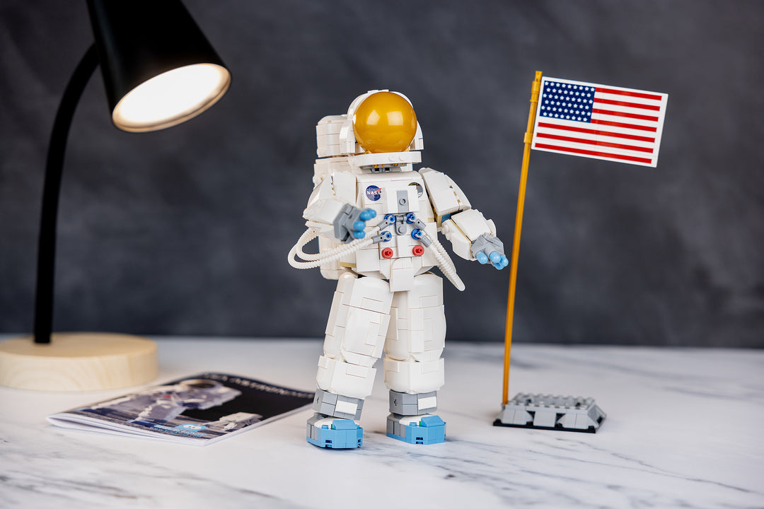 NASA Astronaut Set – Brick Loot