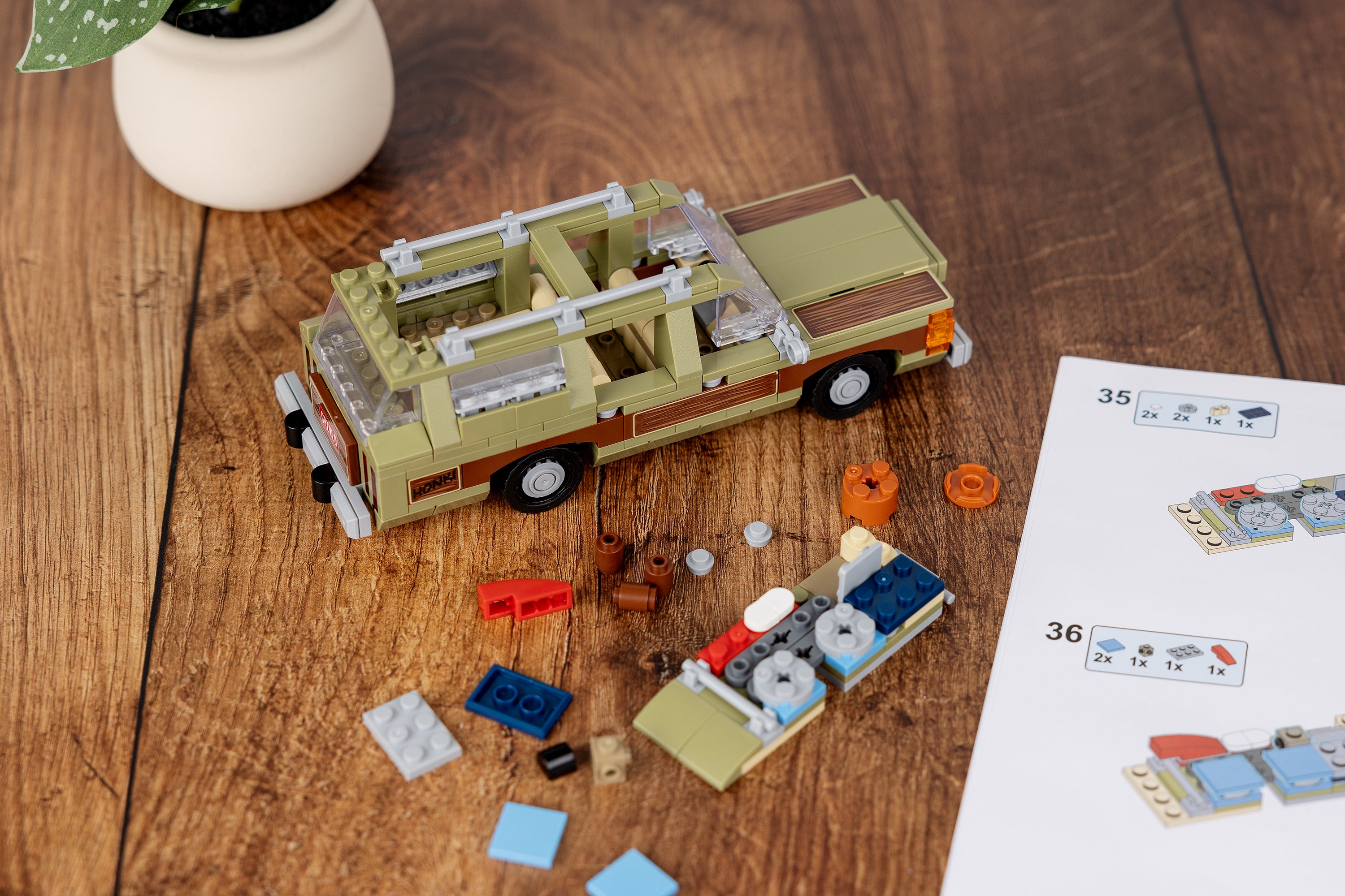Wagon Queen Family Truckster Brick Set
