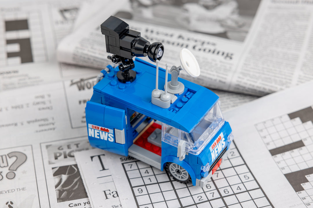 Brickin Nightly News Van Brick Set