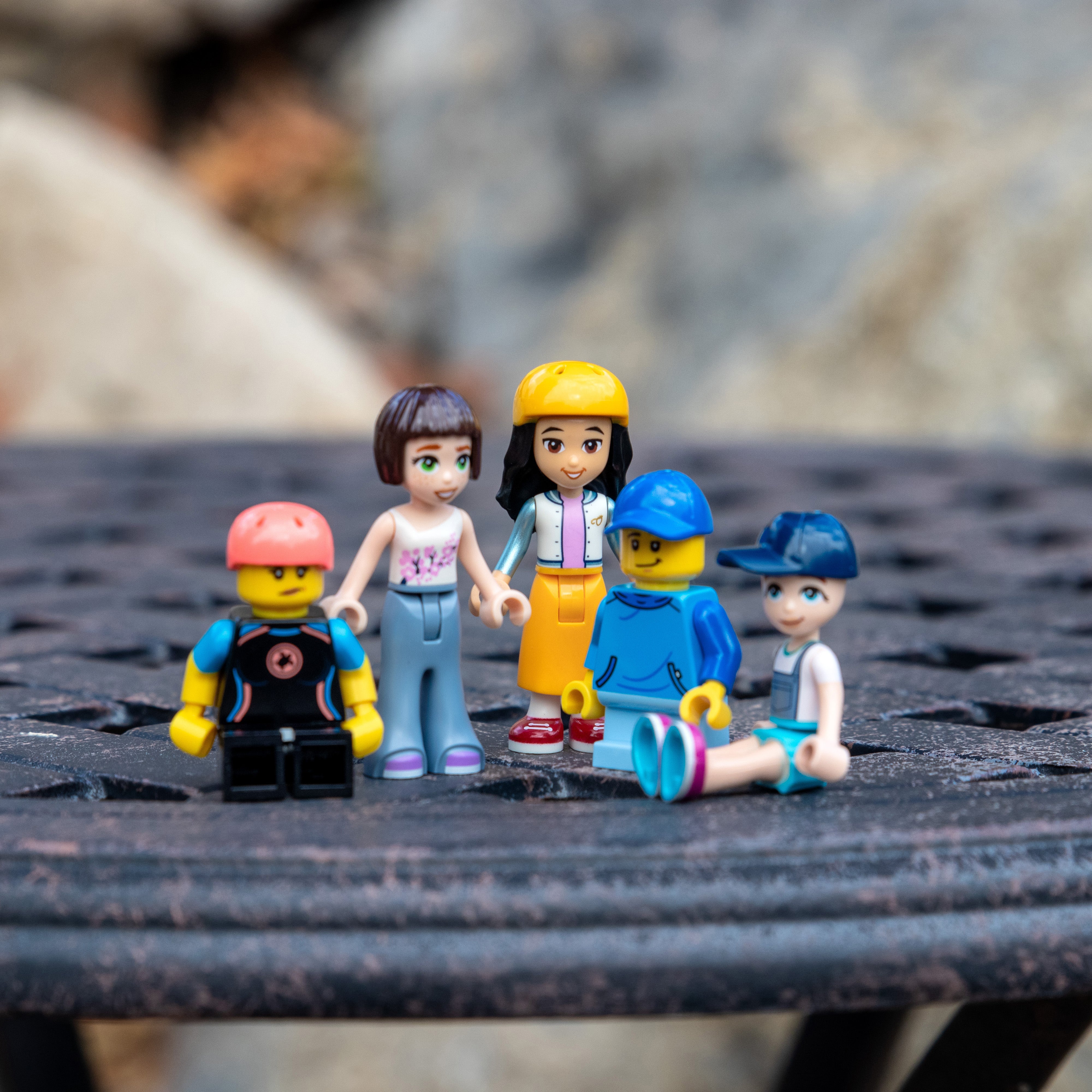 6 PACK of New LEGO® Friends Minifigures - Random Selection (No Duplicates)