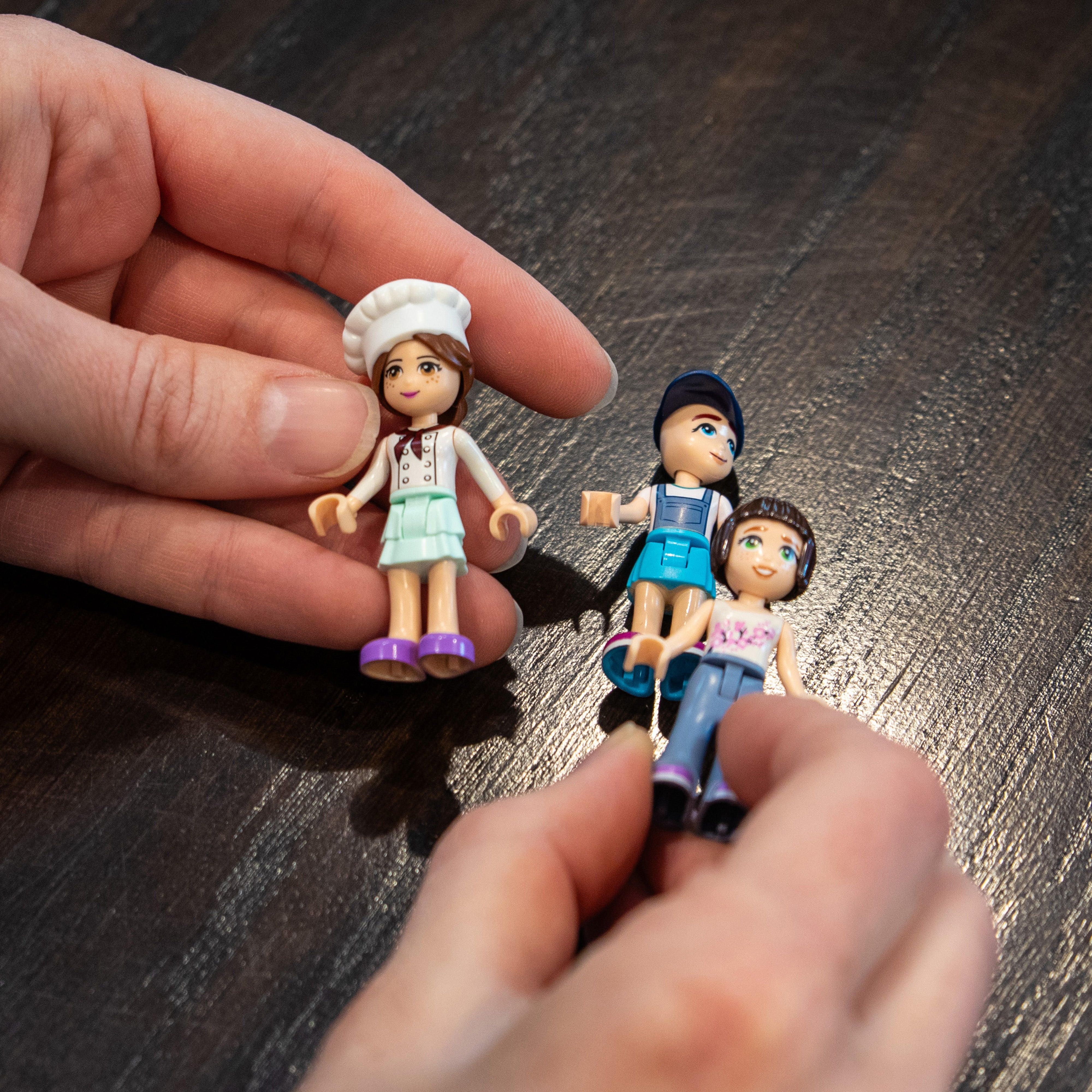 6 PACK of New LEGO® Friends Minifigures - Random Selection (No Duplicates)