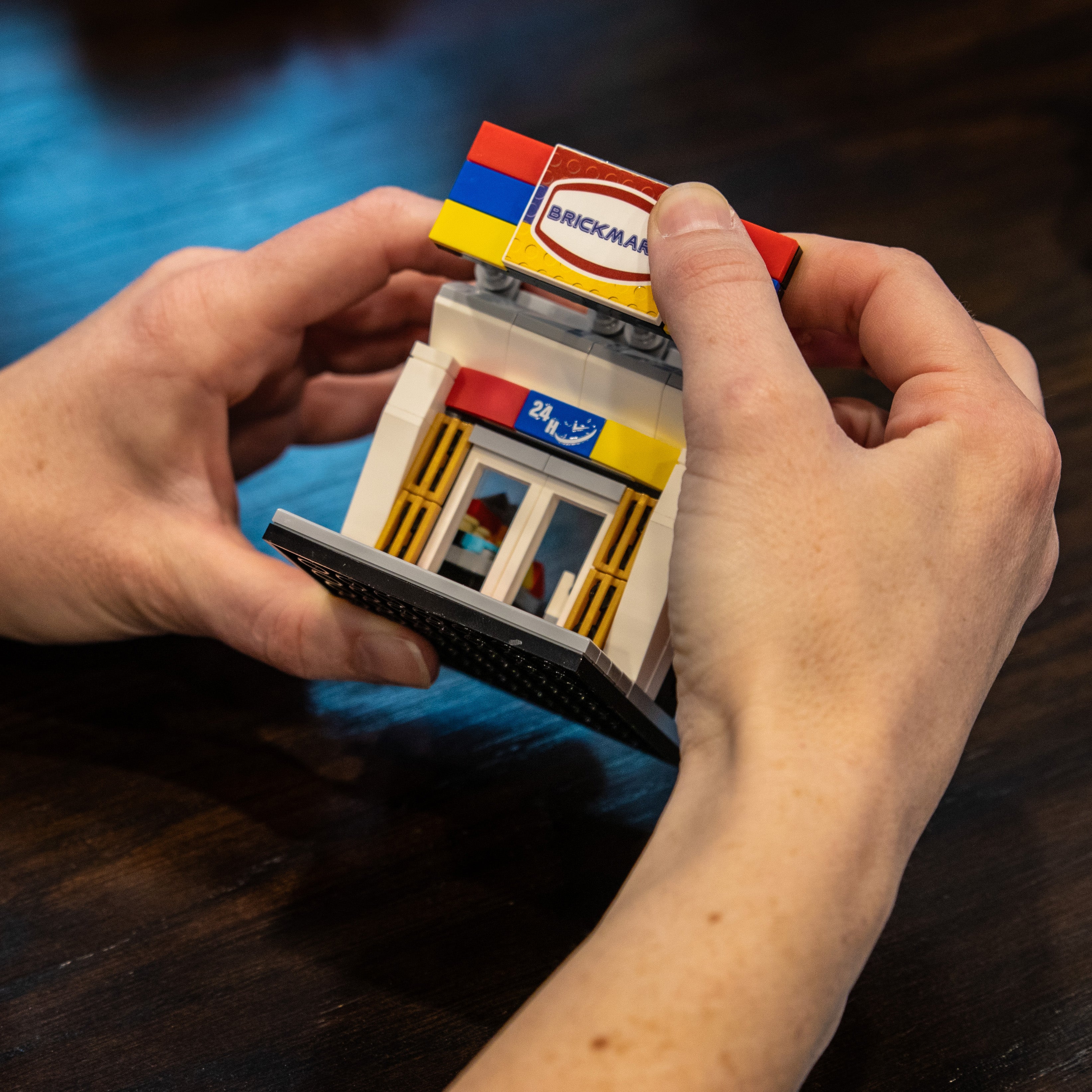 Mini City - Brickmart Convenience Store Brick Set