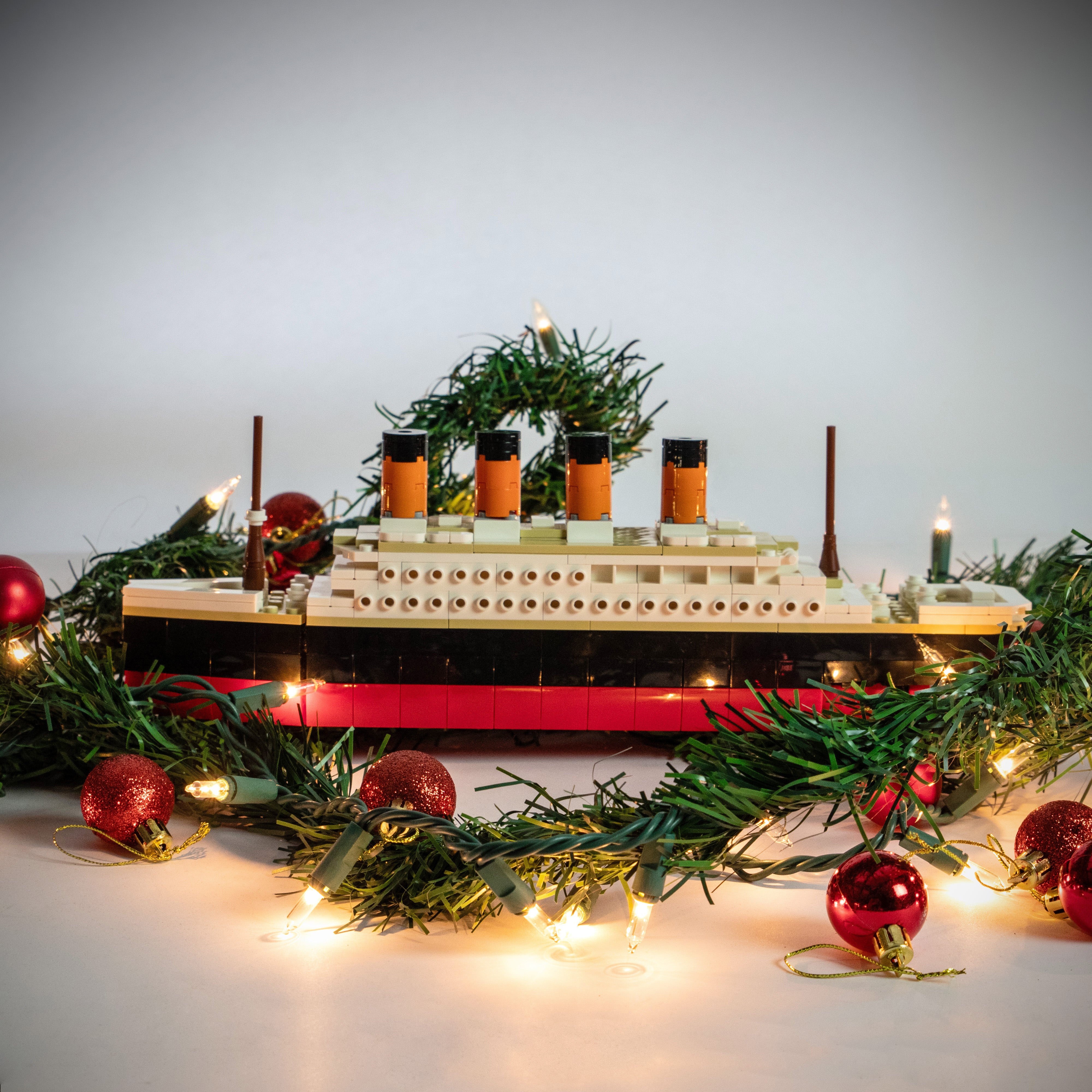 Large Titanic Ship Brick Set - 390 Pieces
