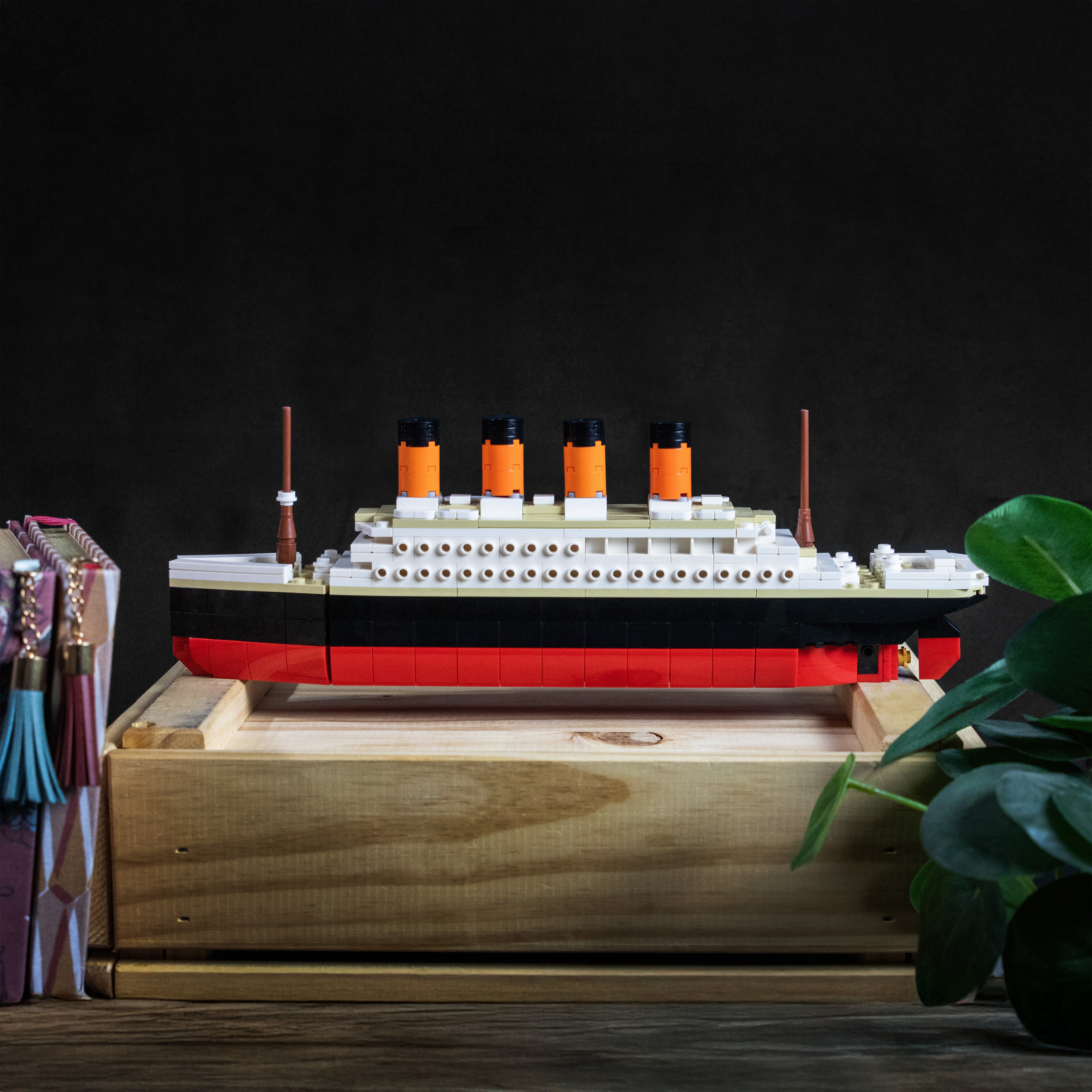 Large Titanic Ship Brick Set - 390 Pieces