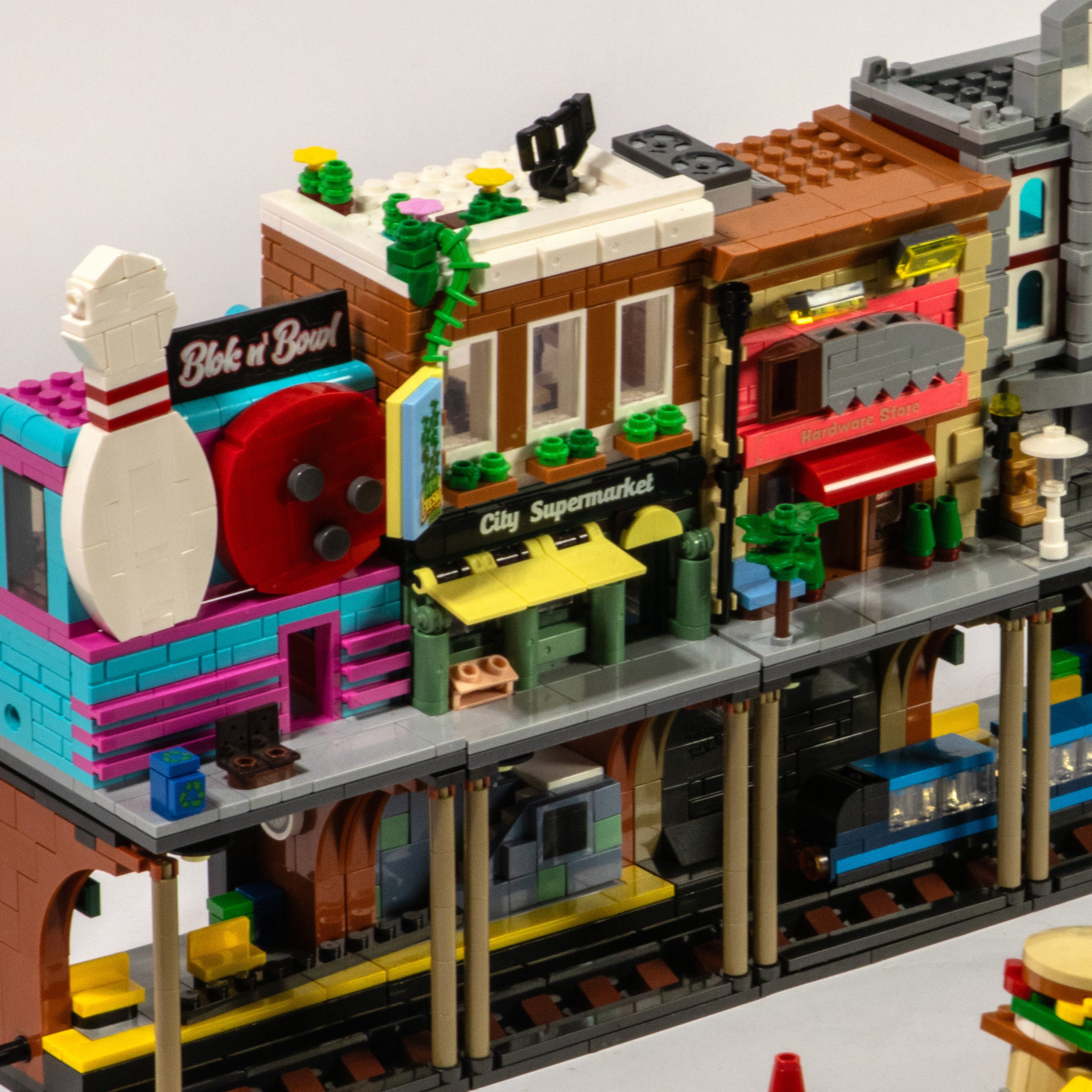 Mini City Subway Station – Underground Train Platform Micro Display