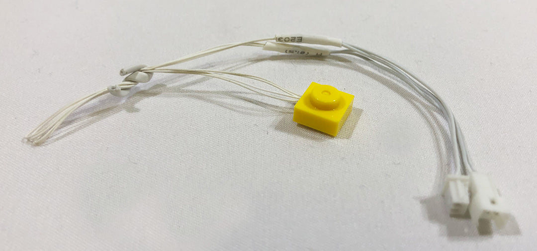 1x1-LED-Plate-Yellow-LIGHT-LINX-Create-Your-Own-LED-String-works-with-LEGO-bricks-by-Brick-Loot