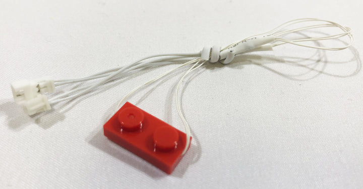 1x2-Red-Solid-Plate-LED-LIGHT-LINX-Create-Your-Own-LED-String-works-with-LEGO-bricks-by-Brick-Loot