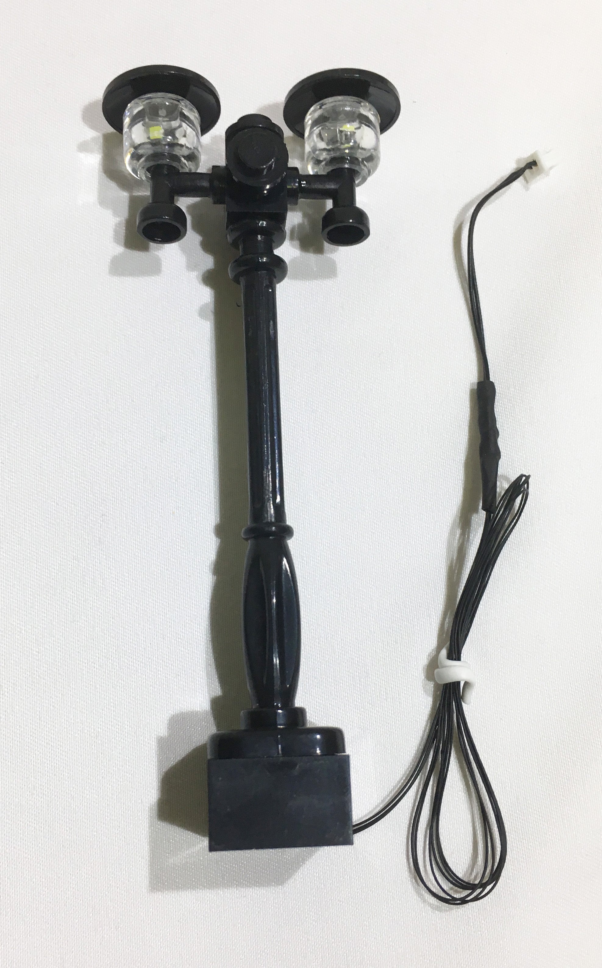 Street-Lamp-Double-Black-Post-with-amber-LED-LIGHT-LINX--works-with-LEGO-bricks-by-Brick-Loot
