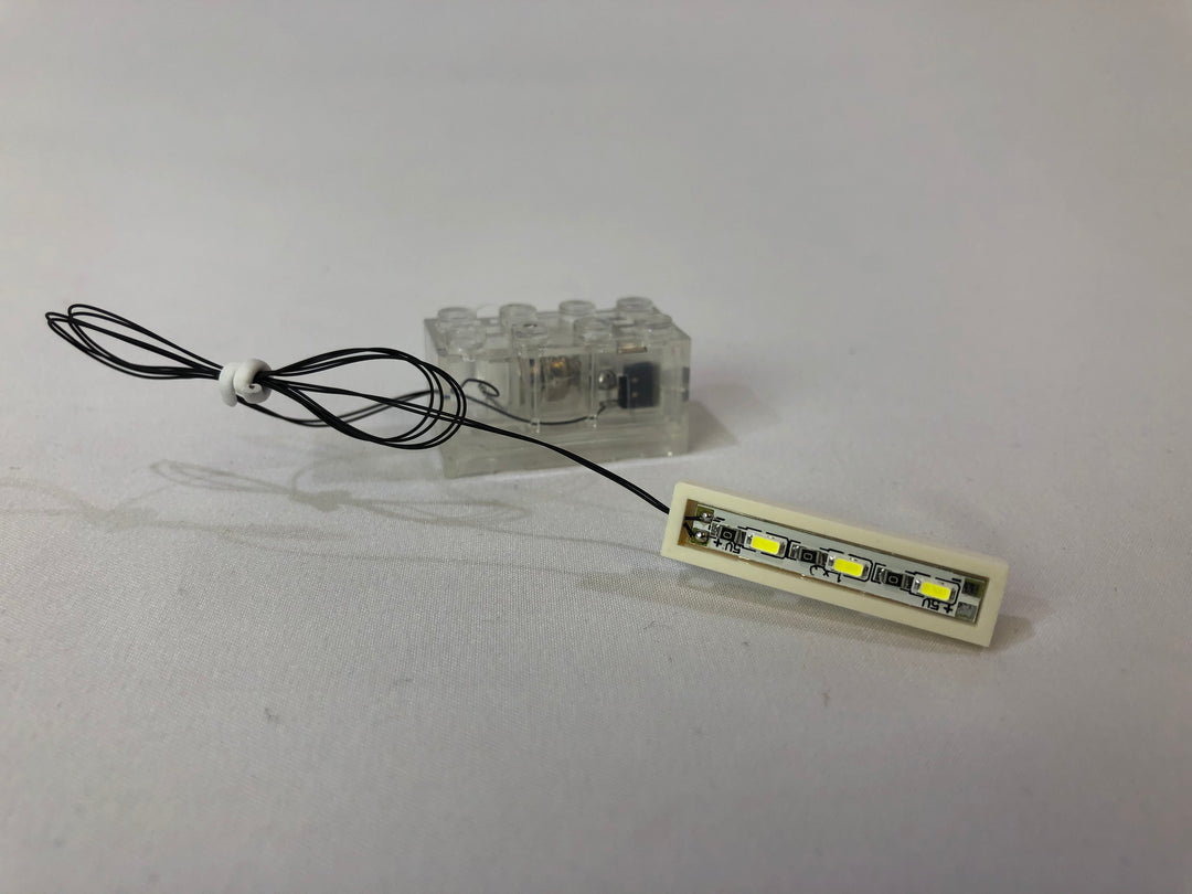 LED 1x4 Plate with Battery Brick