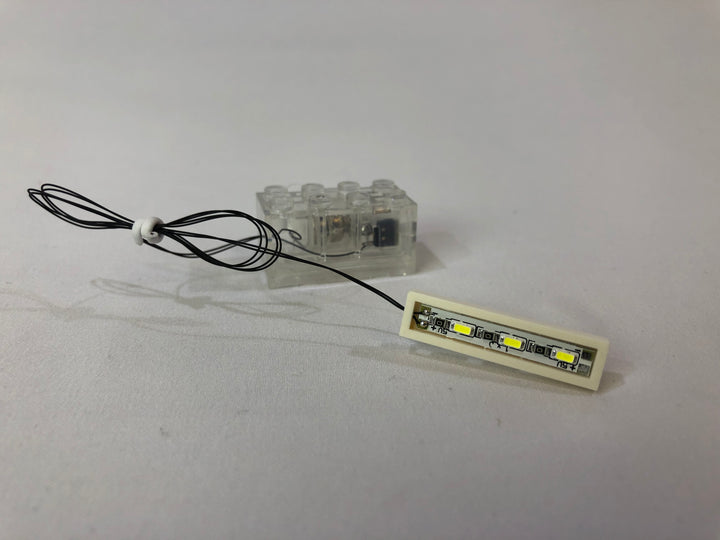 LED 1x4 Plate with Battery Brick