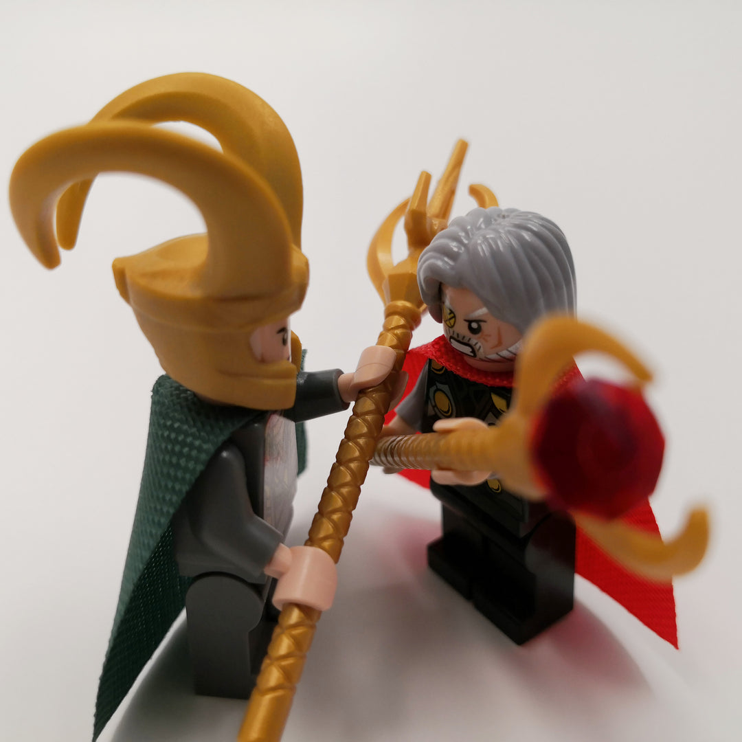 Minifigure Weapons - GOLD MEGA Pack - 90 Weapons and Accessories