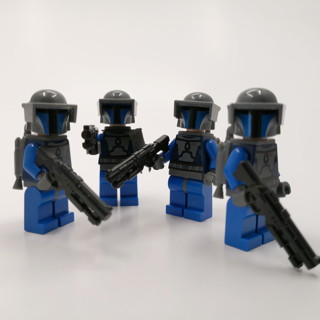 Minifigure Weapons - GOLD MEGA Pack - 90 Weapons and Accessories