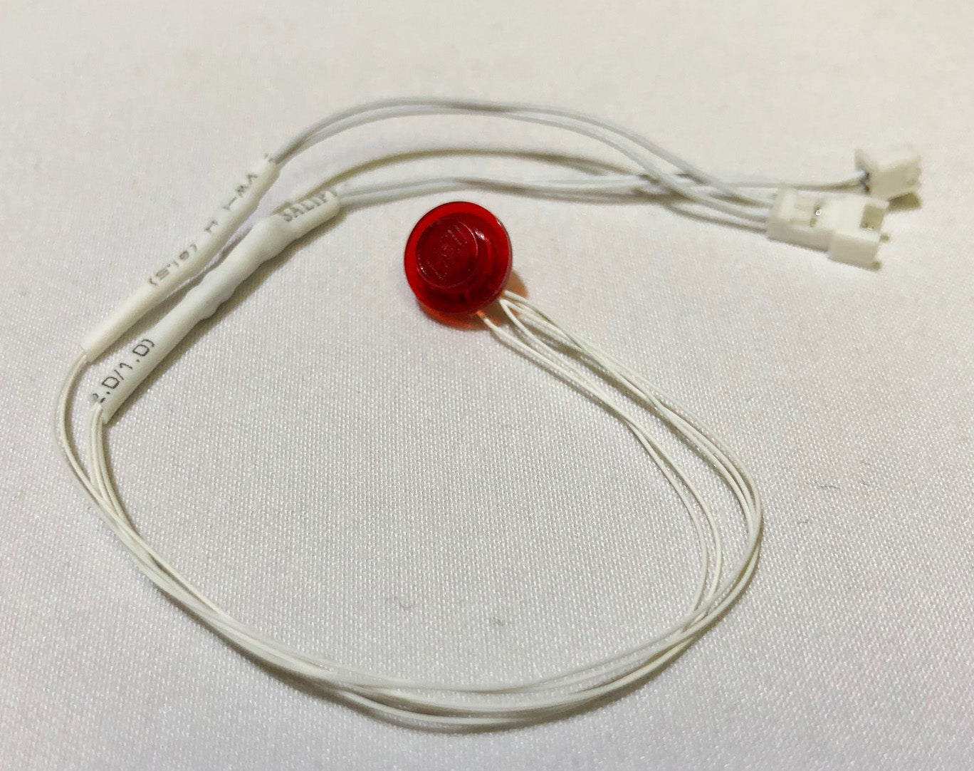 1x1-Red-Translucent-Round-Plate-LED-LIGHT-LINX-Create-Your-Own-LED-String-works-with-LEGO-bricks-by-Brick-Loot